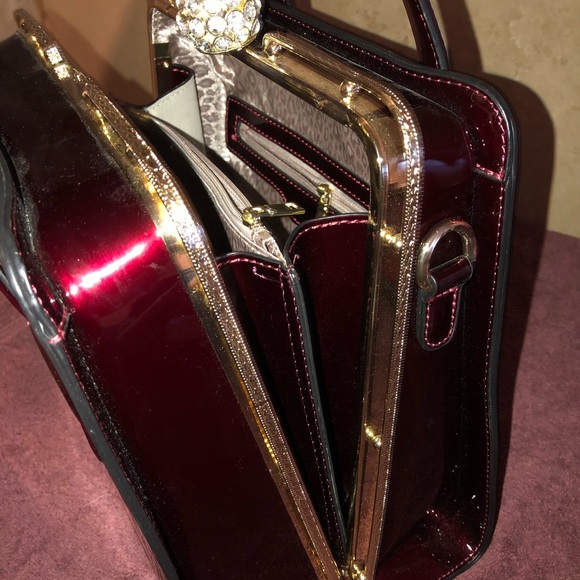 Handbags - Stunning Handbag